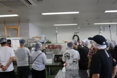 2025年 7月4日(金) に「食品衛生管理者登録講習会」の施設見学を本学で実施しました