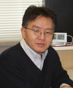 獣医保健看護学科 教授 袴田 陽二(獣医保健看護学基礎部門)