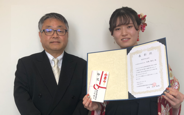獣医保健看護学科4年次高橋舞衣さんが一般社団法人日本動物保健看護系大学協会優秀学生として表彰されました
